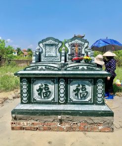 Mộ đôi xanh rêu