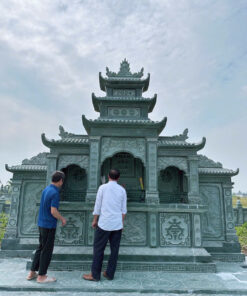 Lăng thờ tam quan